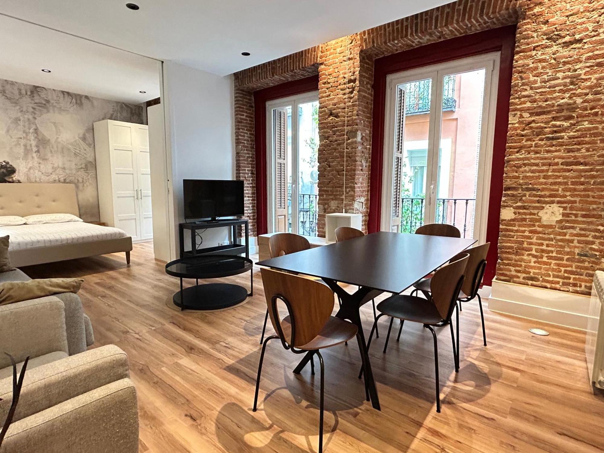 Appartement Large 2 Bedroom Near Gran Via